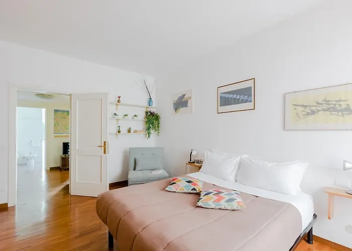 Apartment Casa Buonarroti, Rome, Center, Elegant And Quiet